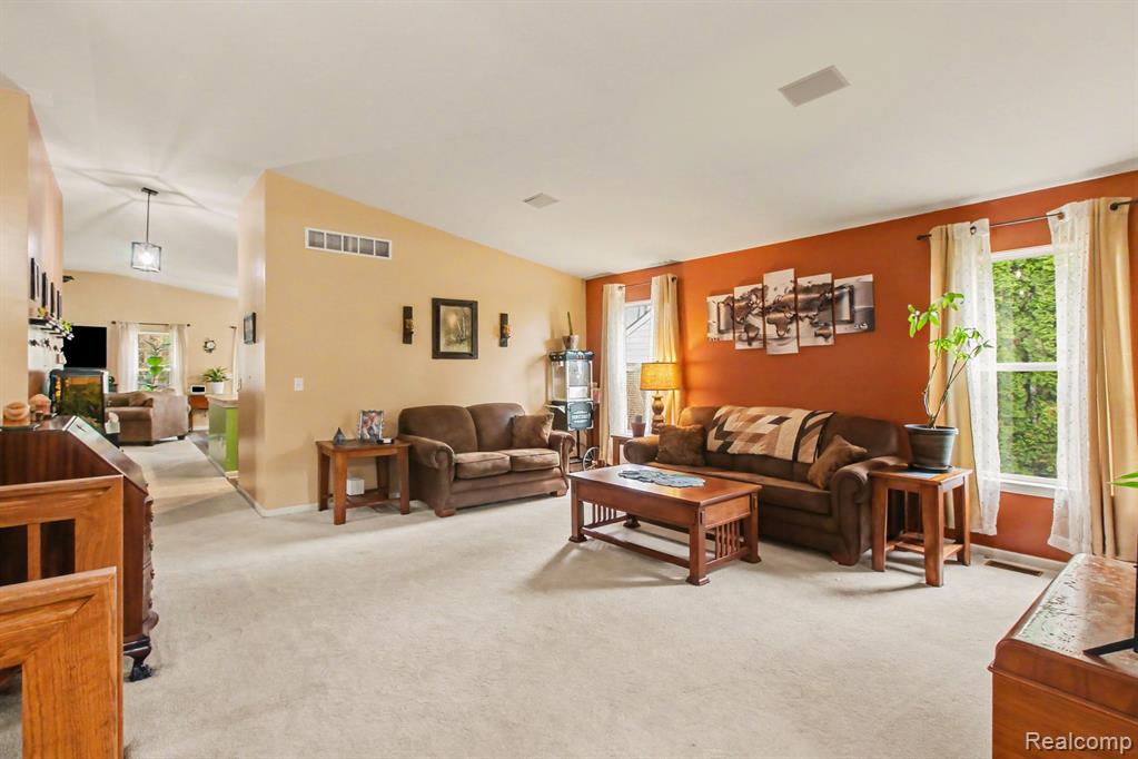 2661 Signature Circle, Pinckney, MI 48169 — Photo 4