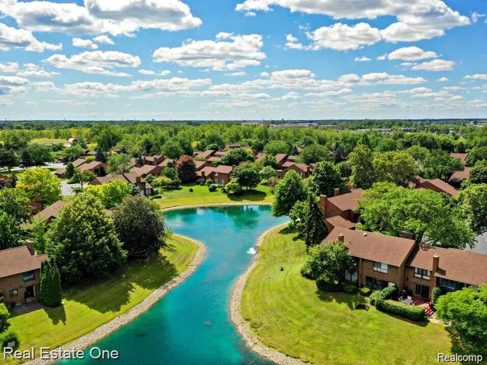 2 Brookwood Lane, Dearborn, MI 48120 — Photo 28