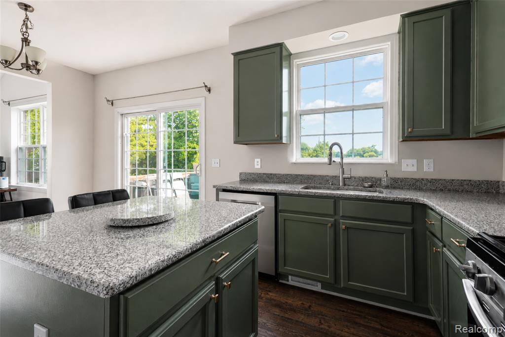41544 Oconnor Lane, Novi, MI 48377 — Photo 22