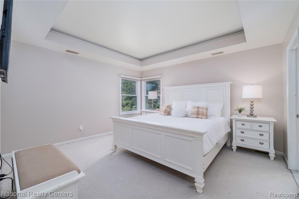 9859 Aylebury Drive, South Lyon, MI 48178 — Photo 32