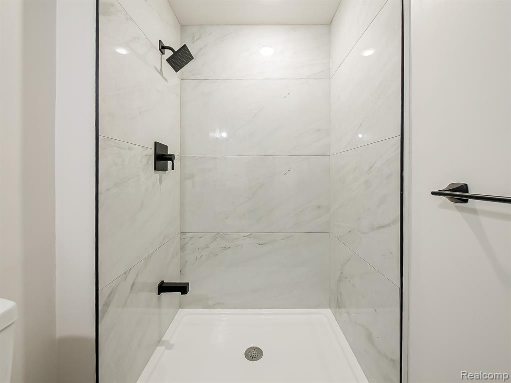 21964 Sunrise Boulevard, Novi, MI — Photo 26