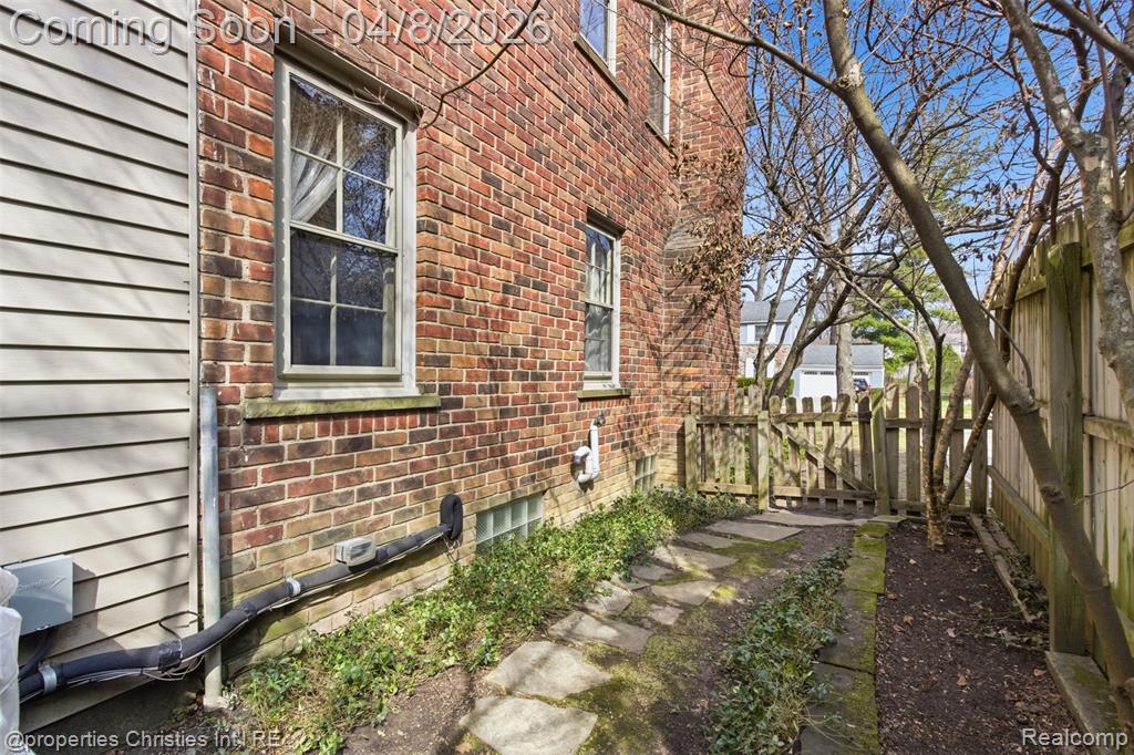 926 Abbey Street, Birmingham, MI 48009 — Photo 36
