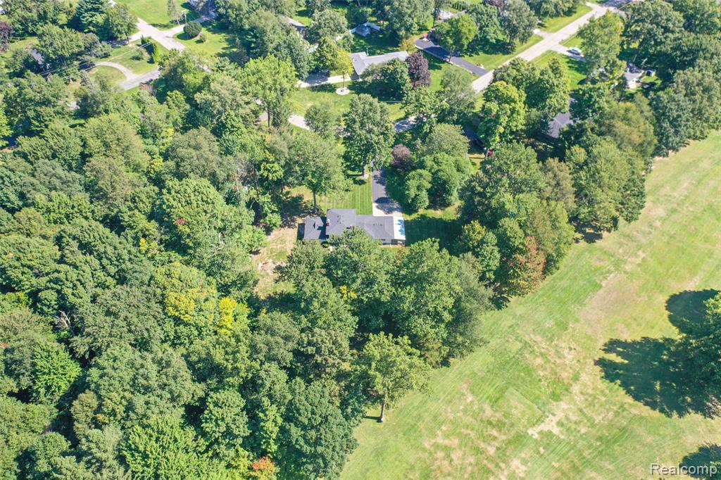 6158 Golfview Drive, Burton, MI 48509 — Photo 19