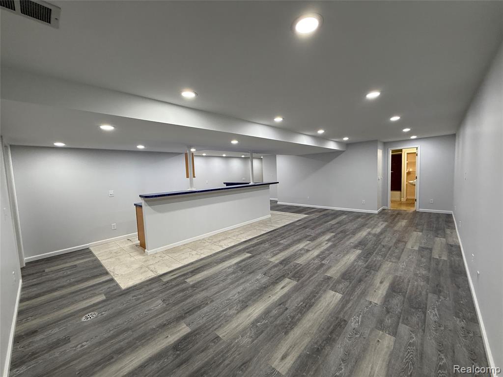 4377 Brighton Drive, Grand Blanc, MI 48439 — Photo 32