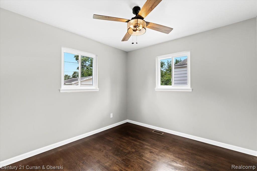 4474 HARDING Street, Dearborn Heights, MI 48125 — Photo 16