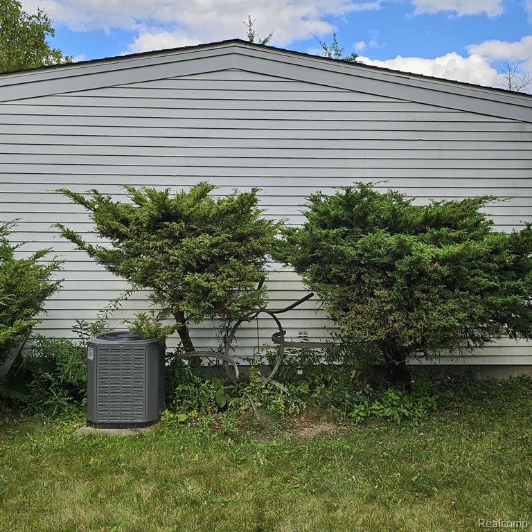 413 Thors Street, Pontiac, MI 48342 — Photo 6