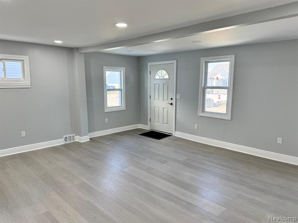 8463 Paige Avenue, Warren, MI 48089 — Photo 12