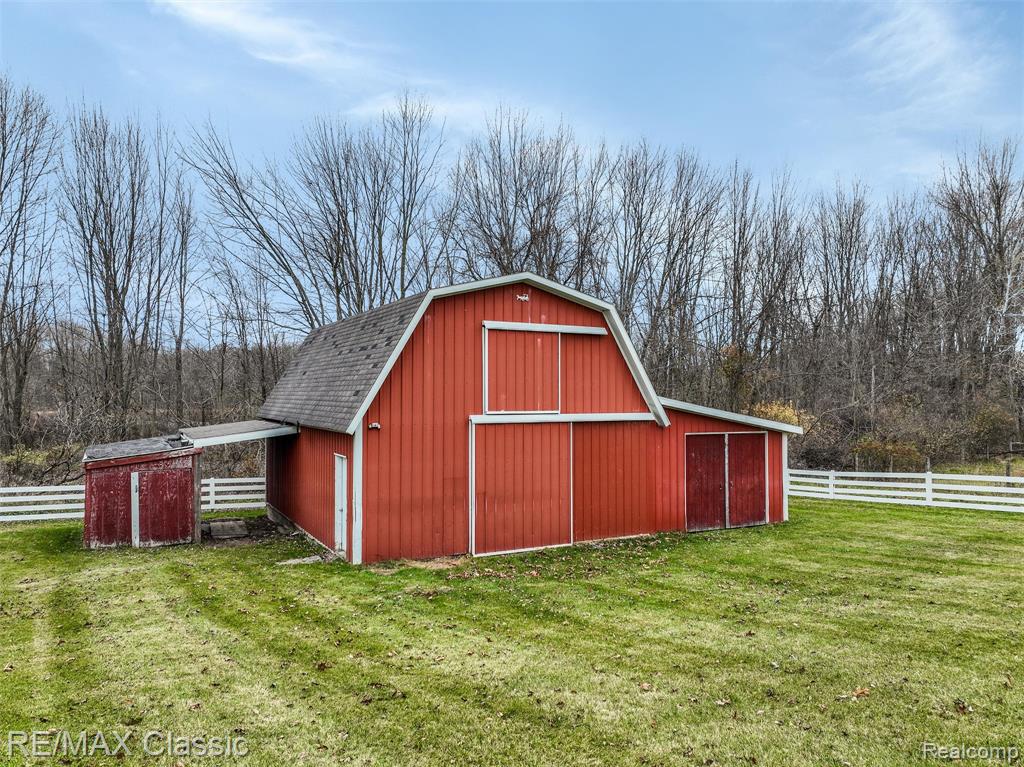 8173 Earhart Road, South Lyon, MI 48178 — Photo 76