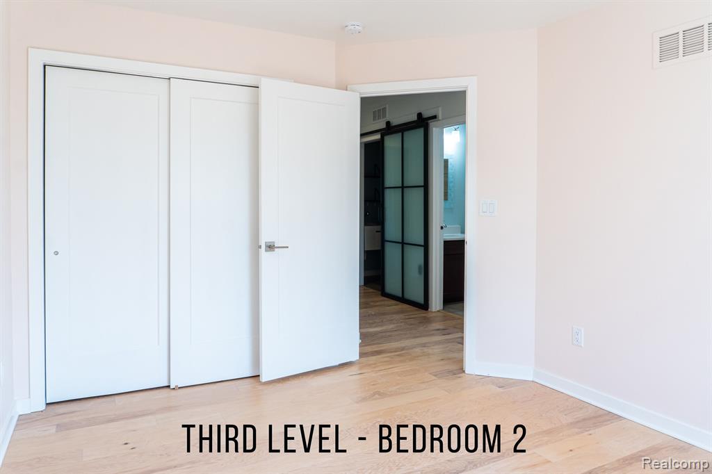 2836 RIDINGTON Road, Ann Arbor, MI 48105 — Photo 45