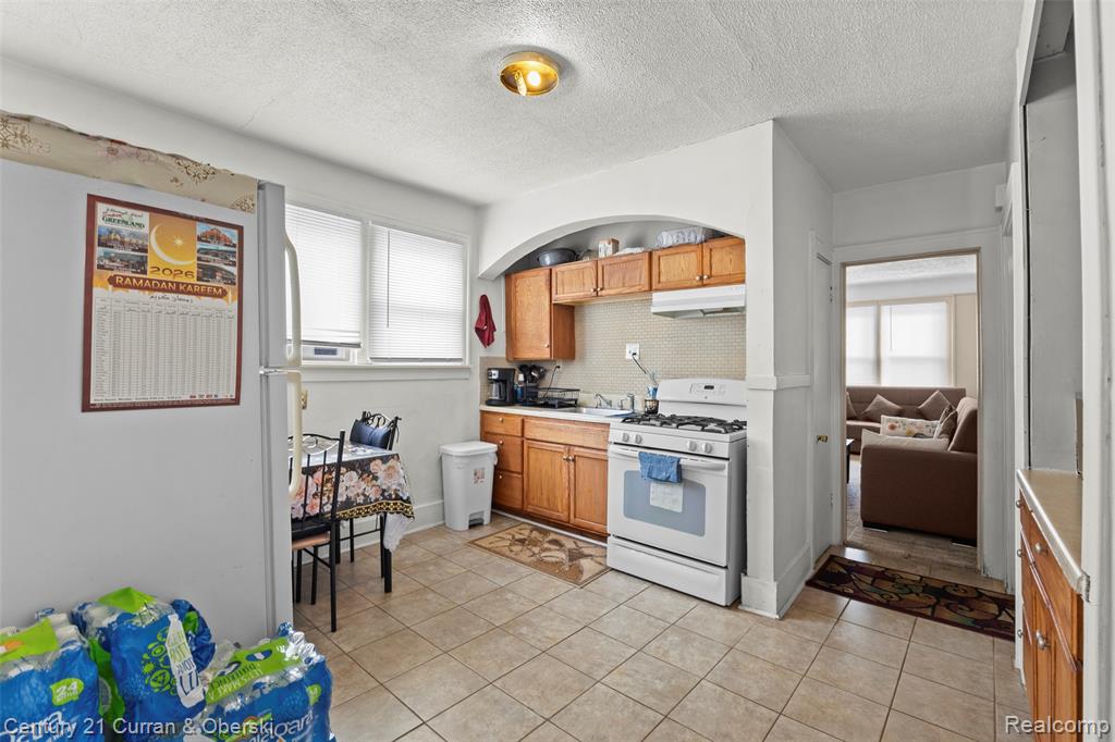 6022-6028 APPOLINE, Dearborn, MI 48126 — Photo 7