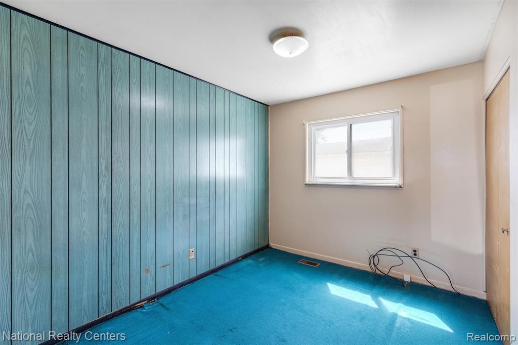 822 Bernie Lane, Madison Heights, MI 48071 — Photo 11