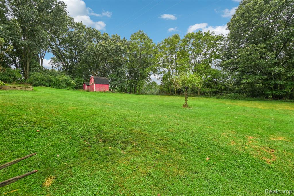 9551 Ellis Road, Clarkston, MI 48348 — Photo 9