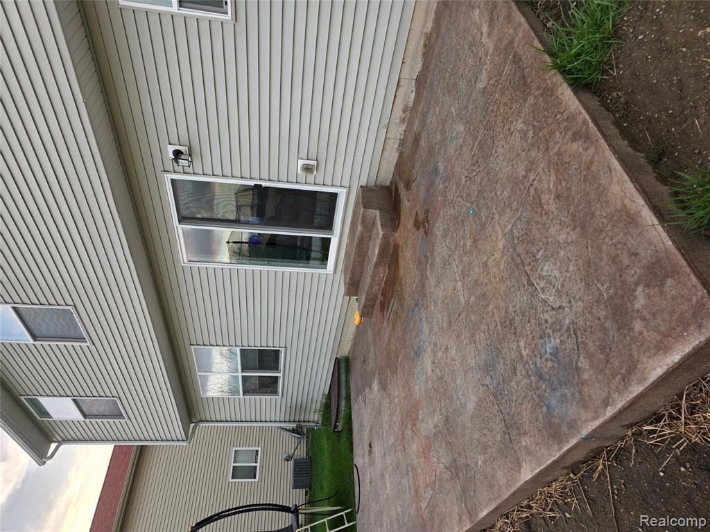 683 Goldfinch Lane, Milan, MI 48160 — Photo 3