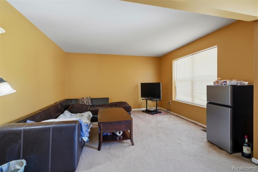 42575 Silverwood Drive, Sterling Heights, MI 48314 — Photo 27