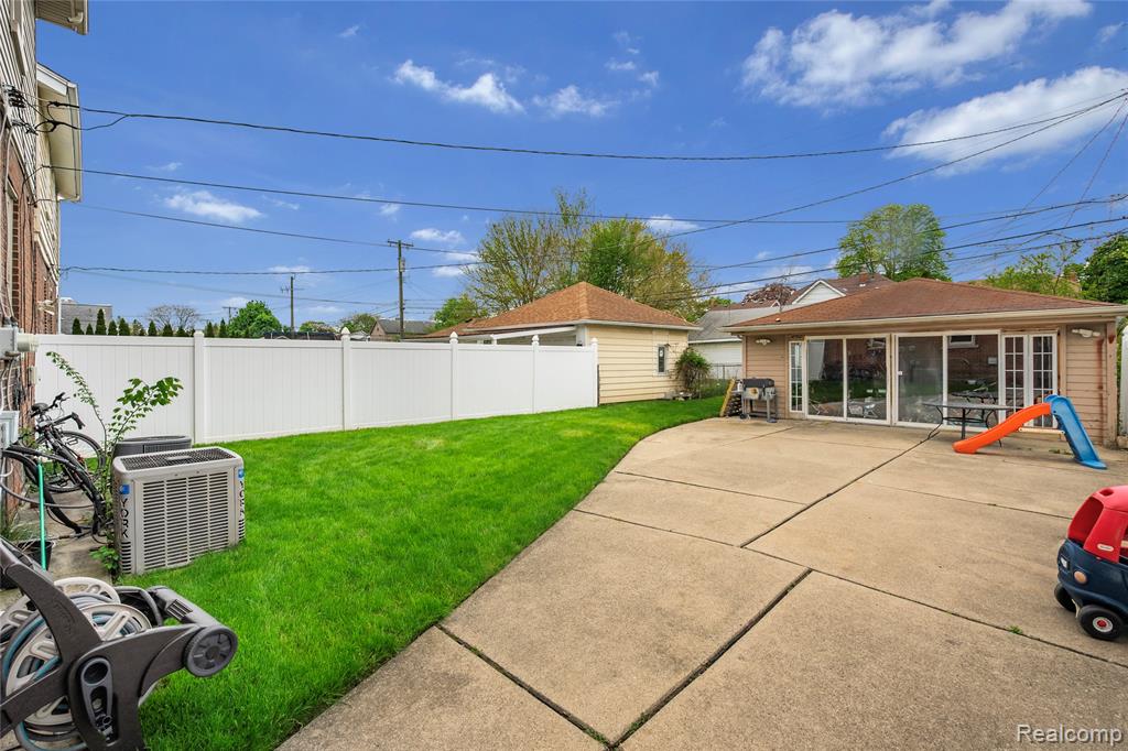 6847 Theisen Street, Dearborn, MI 48126 — Photo 34
