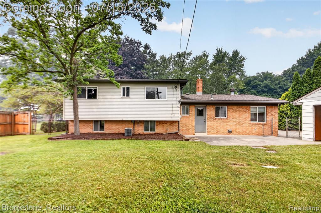 7176 Perry Lake Road, Clarkston, MI — Photo 38