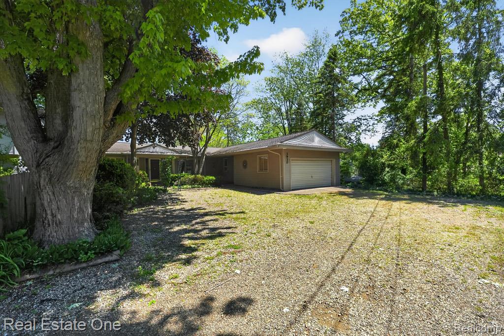 3920 Wint Road - Photo 2