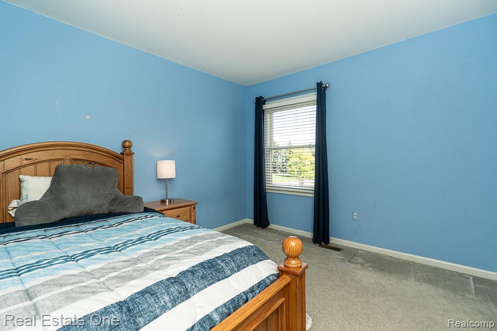 4595 Dunbar Court, Rochester, MI 48306 — Photo 29