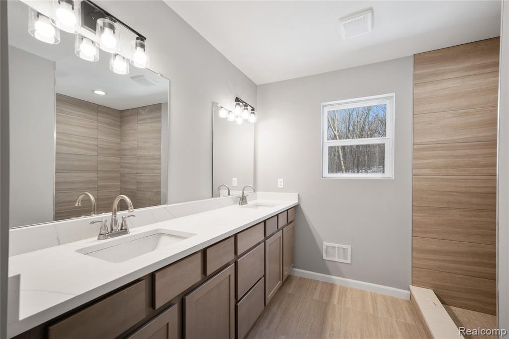 16085 Catalpa Ridge Drive, Holly, MI 48442 — Photo 20