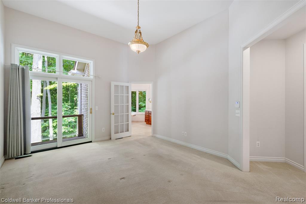 8661 DEERWOOD Road, Clarkston, MI 48348 — Photo 37