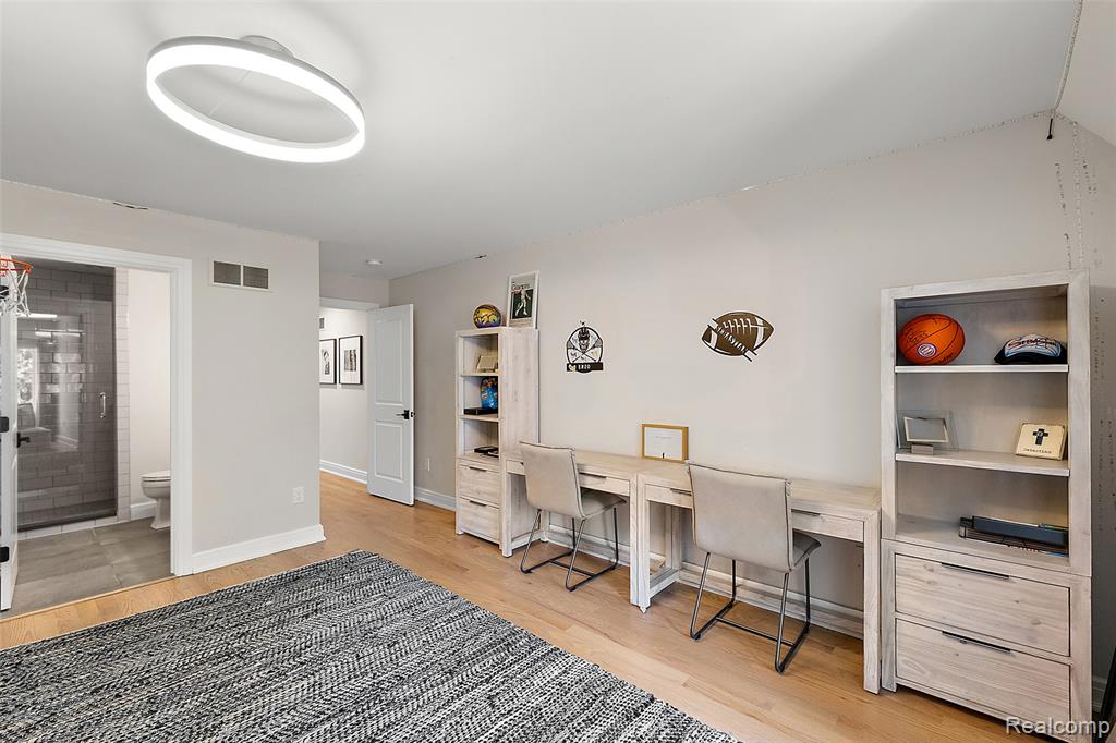 4345 SPRUCE HILL Lane, Bloomfield Hills, MI 48301 — Photo 29