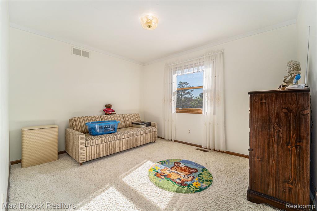 5242 CARDINAL Drive, Troy, MI 48098 — Photo 18