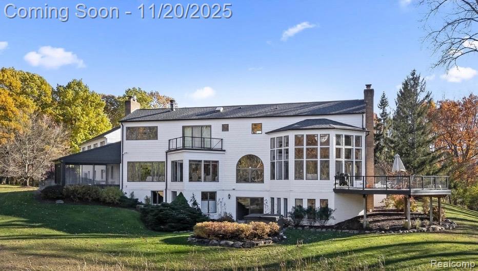 5764 Bloomfield Glens Road, West Bloomfield, MI — front exterior
