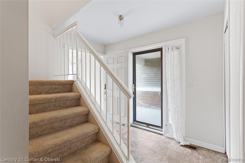 20918 W Glen Haven Circle, Novi, MI 48167 — Photo 3