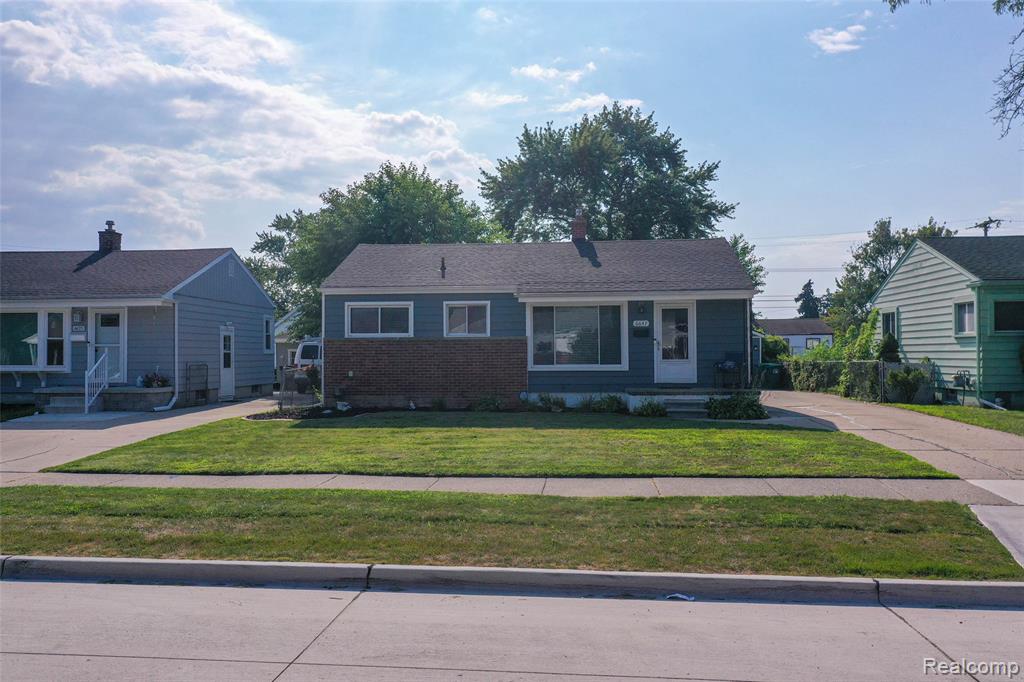 6647 Deering Street, Garden City, MI — front exterior