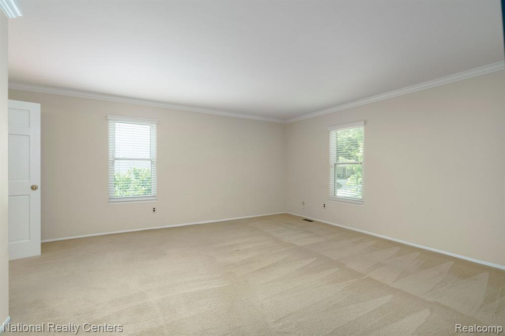5459 N Piccadilly, West Bloomfield, MI — Photo 33