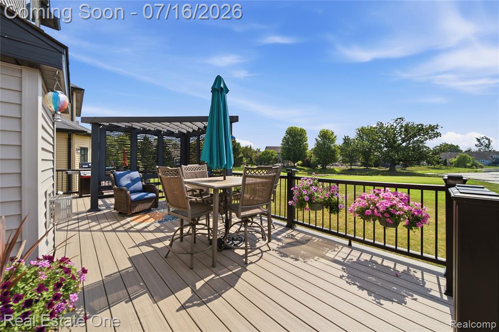 10641 Lone Oak Circle, Grand Blanc, MI 48439 — Photo 37