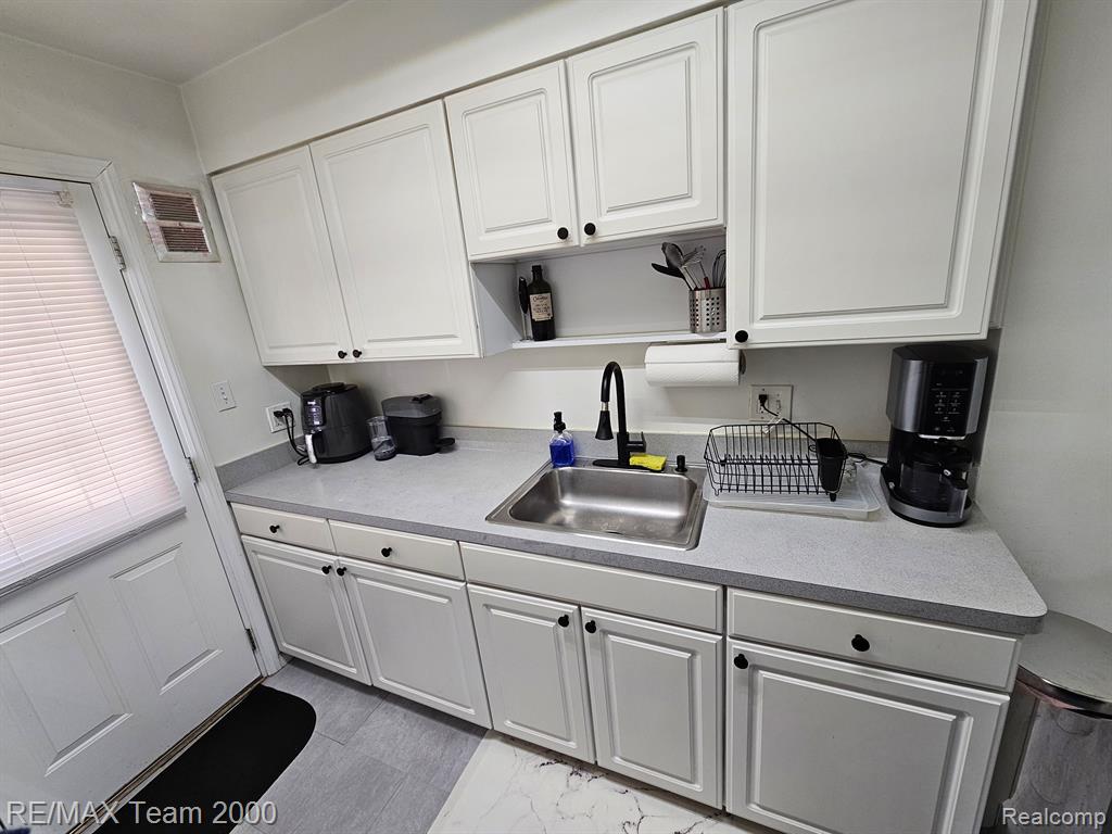 4580 FIRESTONE Street, 4, Dearborn, MI 48126 — Photo 8