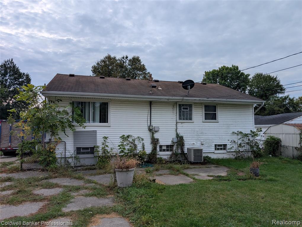 263 N Walnut Street, Mount Clemens, MI 48043 — Photo 2