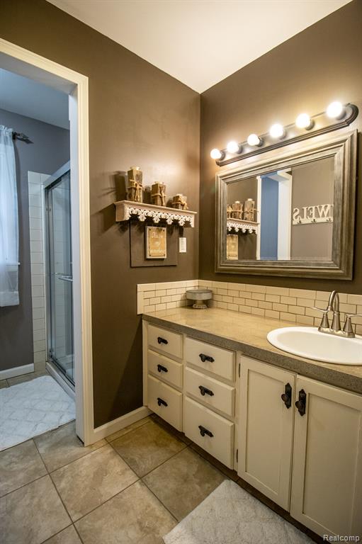 4585 Burt Road, Birch Run, MI 48415 — Photo 55