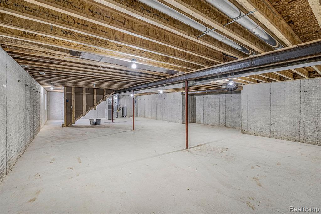 2417 EUGENE Street, Burton, MI 48519 — Photo 18