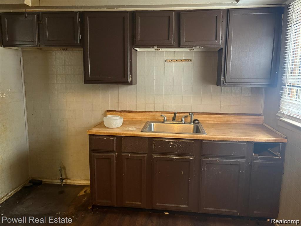 9371 Lauder Street, Detroit, MI 48228 — Photo 5