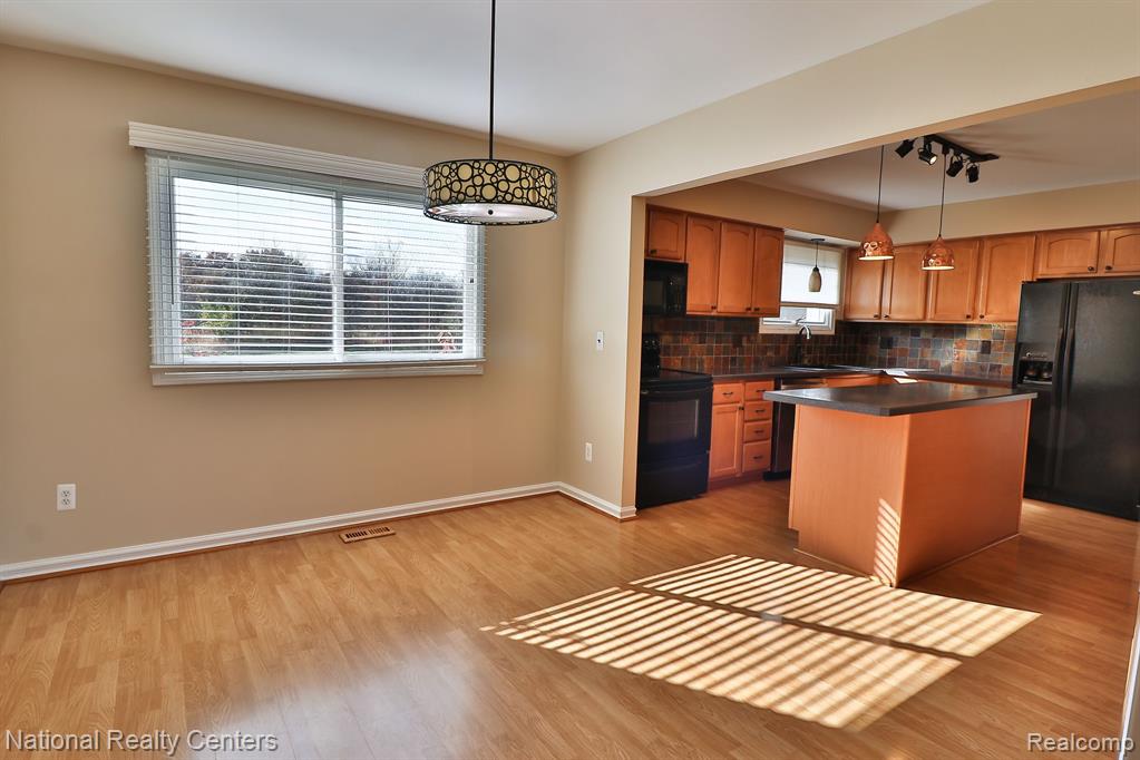 1291 WEDGEWOOD Circle, Saline, MI 48176 — Photo 6