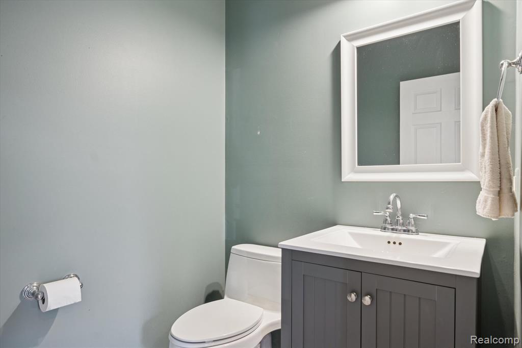 5585 Woodruff Shore Drive, Brighton, MI, 48116