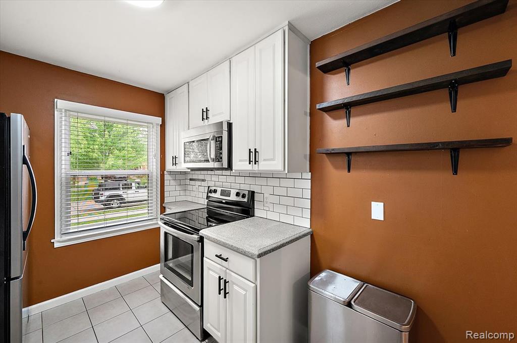 1186 Larkmoor Boulevard, Berkley, MI 48072 — Photo 12