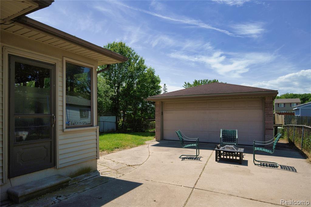 32138 Glaser Road, Rockwood, MI — Photo 5