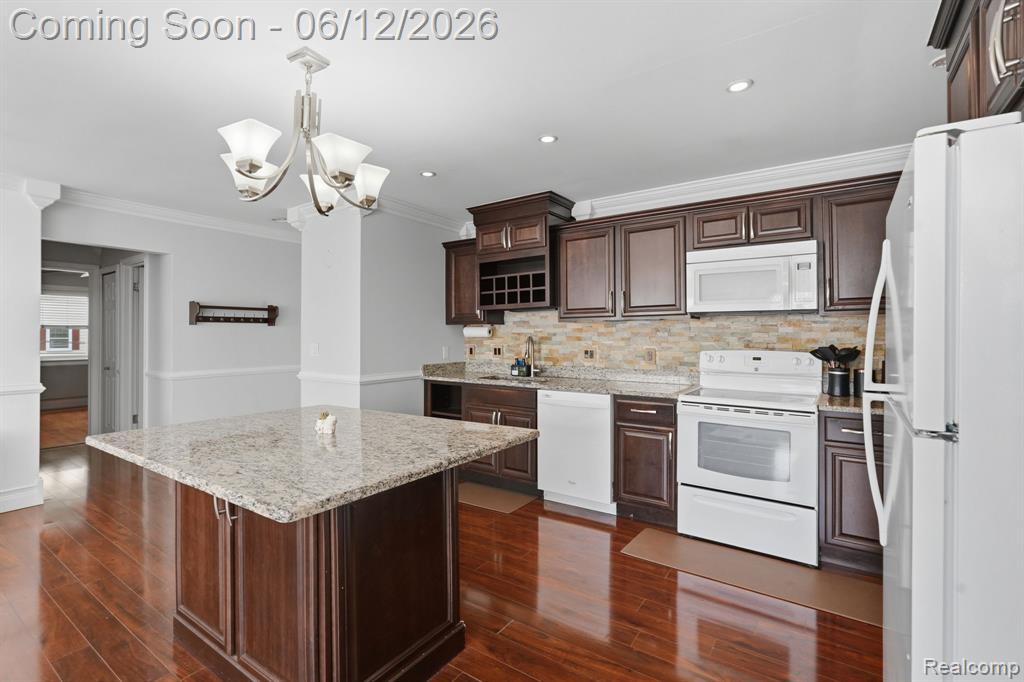 701 W Maple Road, Clawson, MI — Photo 7