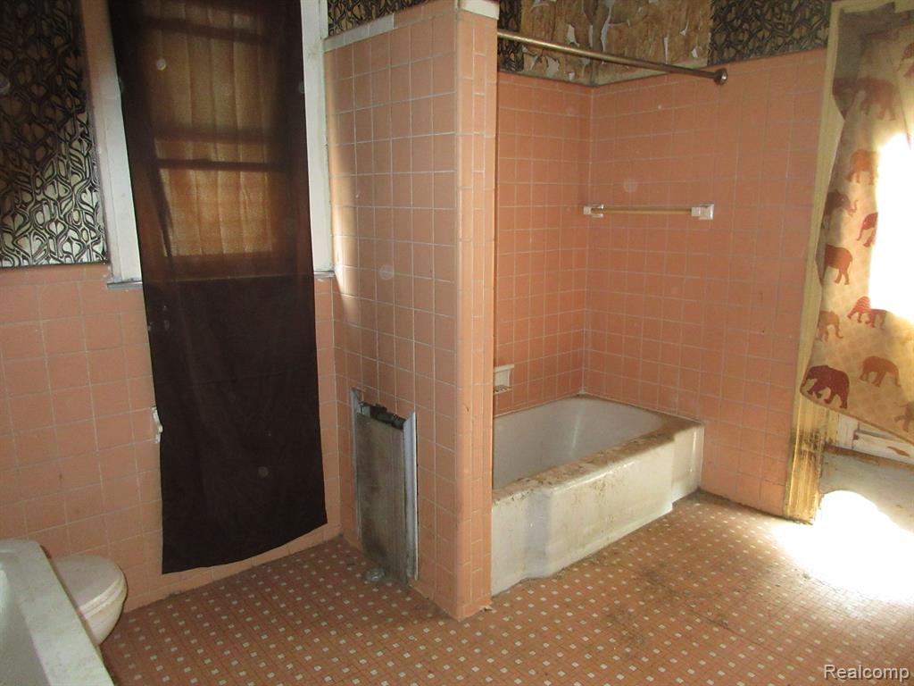 5409 FISCHER Street, Detroit, MI 48213 — Photo 9