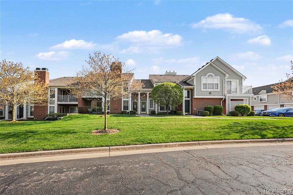 4578 Berkshire Drive, Sterling Heights, MI 48314 — front exterior