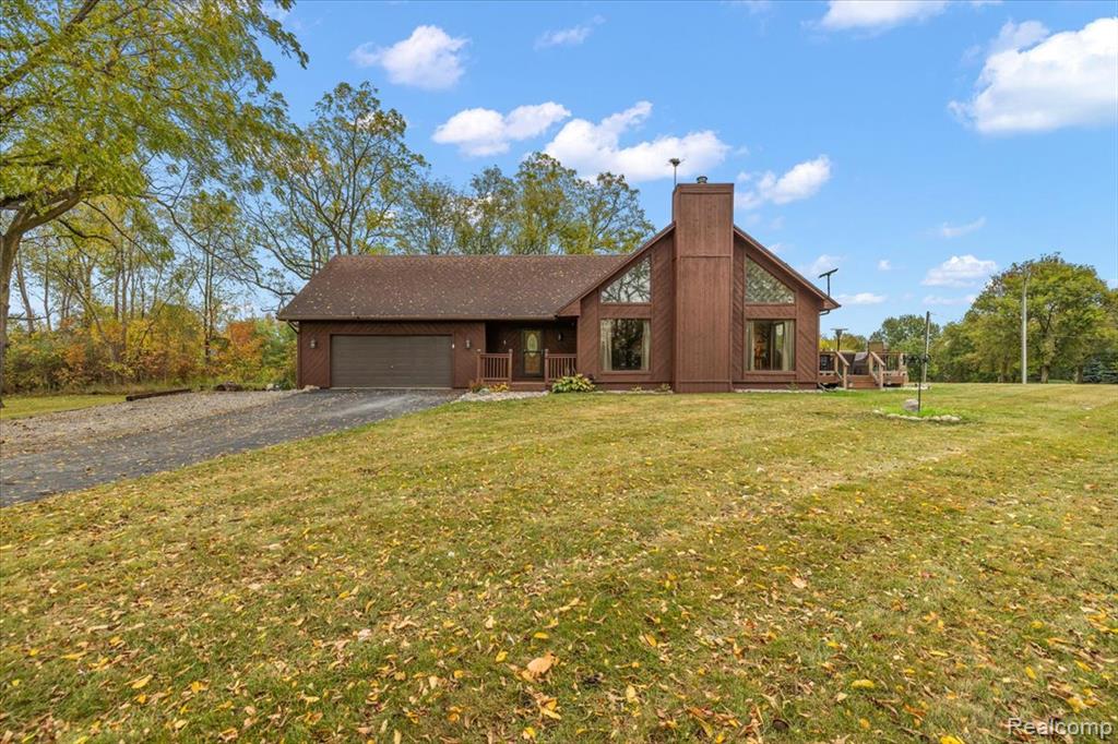 8021 Washburn Road, Goodrich Vlg, MI — Photo 2