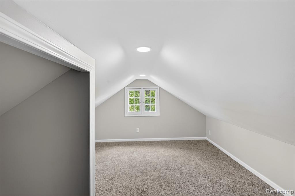 4047 Mitchell Drive, Flint, MI 48506 — Photo 18
