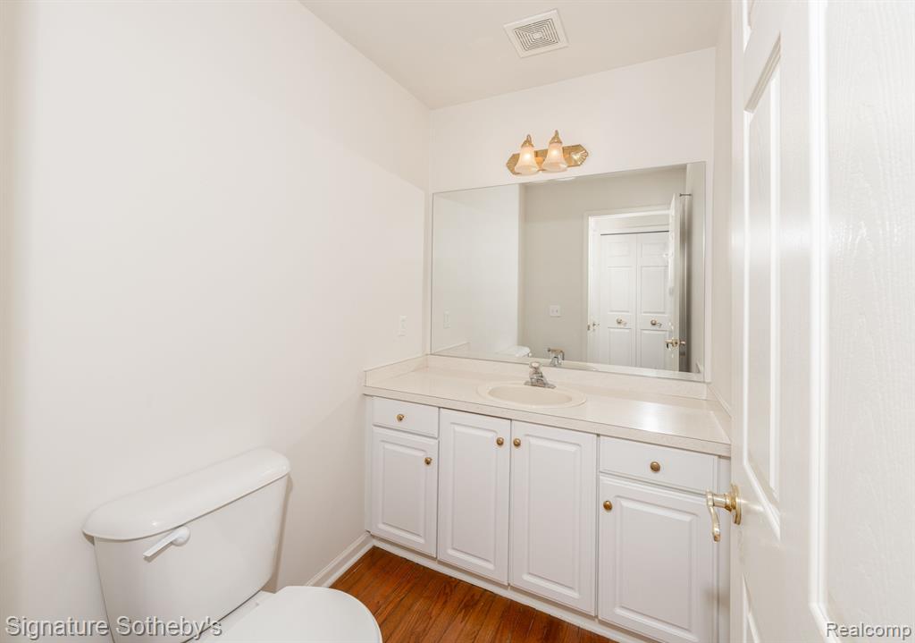49301 QUAIL RUN Court, Plymouth, MI 48170 — Photo 17