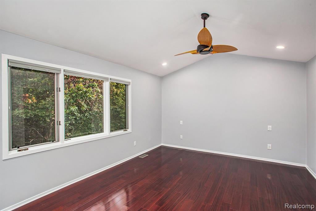 6830 Heron Point, West Bloomfield, MI 48323 — Photo 18