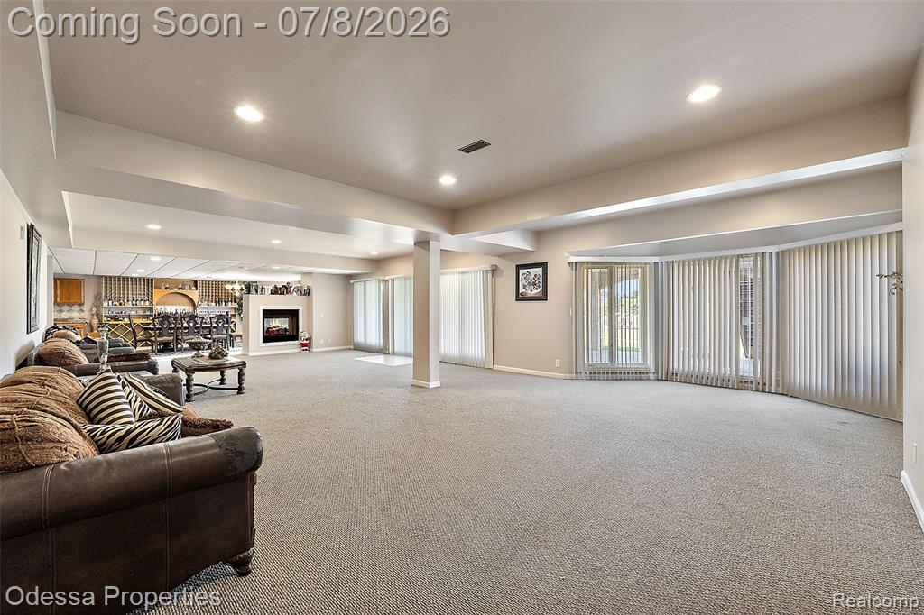 12984 Azure Drive, Utica, MI 48315 — Photo 57