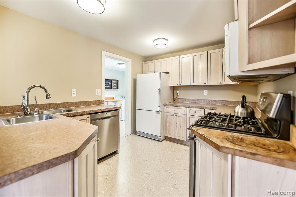 7695 HURON RIVER Drive S, Dexter, MI 48130 — Photo 23
