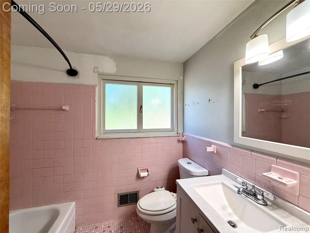 23400 Seneca Street, Oak Park, MI 48237 — Photo 42